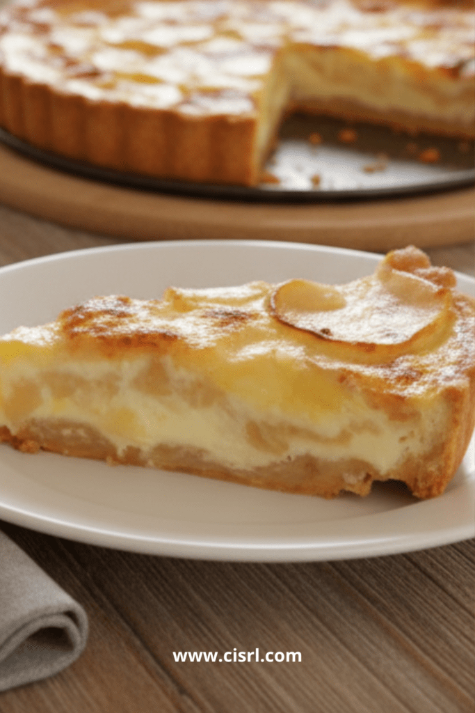 Tarte aux pommes succulente façon quiche, dorée et fondante à la sortie du four